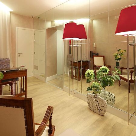 Tullia And Prisca Relais Guest House Рим Экстерьер фото